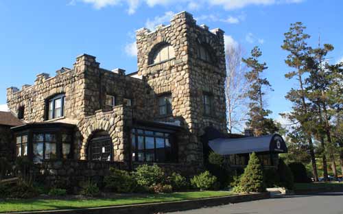 Pearl River NY's restaurant, Emmett's Castle